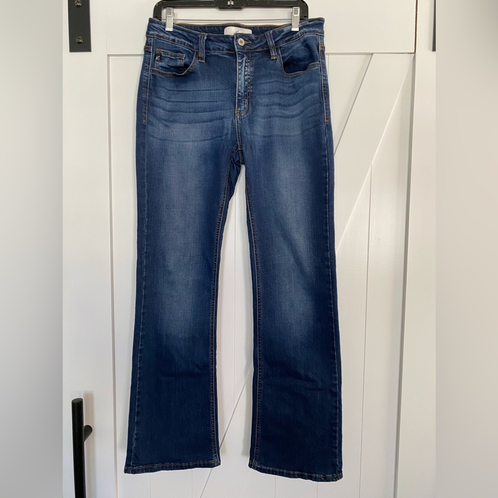 KanCan Women’s Jeans Sz31. See pix for specific measurements. Great condition!